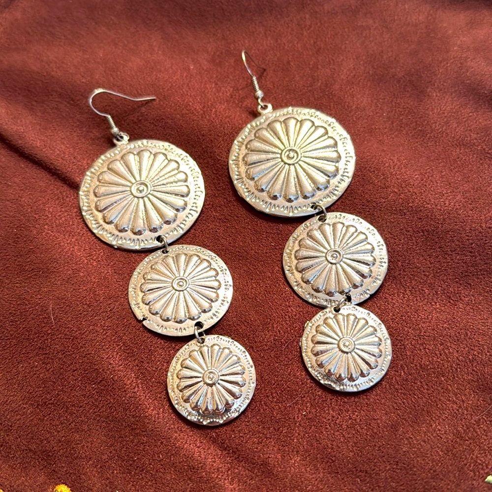 “M Style Lab" Earrings  w/ 3 circle silver hooks EUC